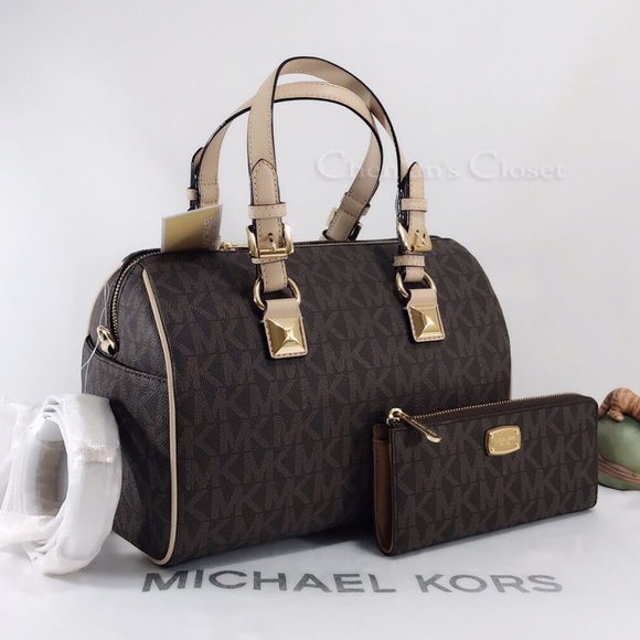 Michael Kors Handbags - NWT Michael Kors Grayson MD And Wallet